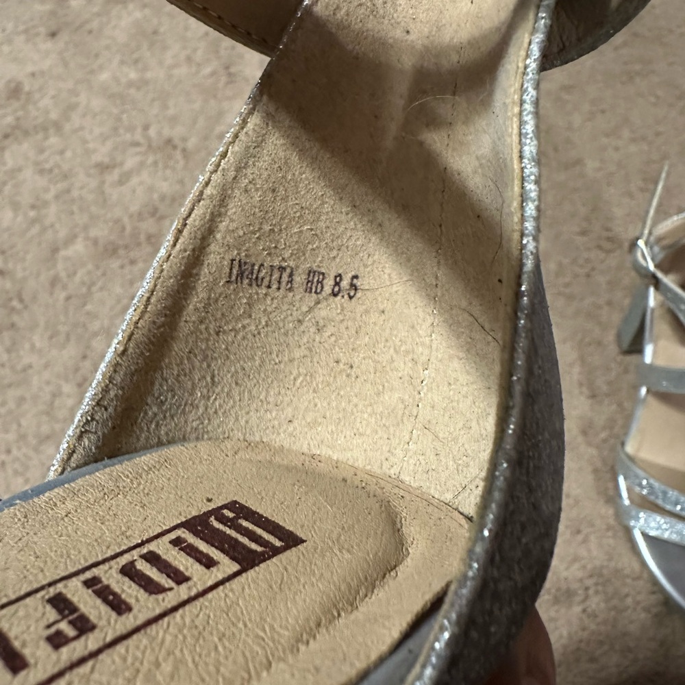 Silver heels - Picture 6 of 6
